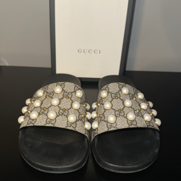 100% Authentic Gucci Pearl Slides - Picture 2 of 8